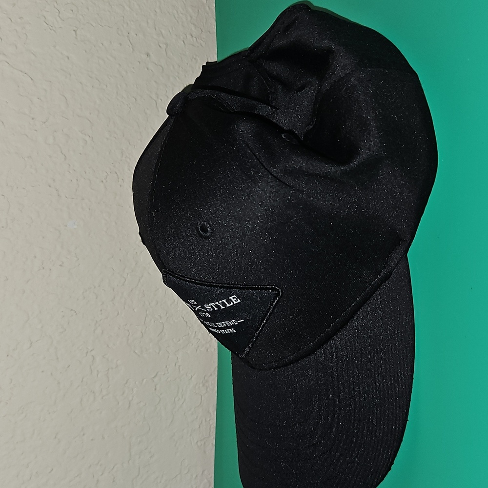 Grunt Style Black Cap with Embroidered Patch 100% Polyester - Picture 4 of 9